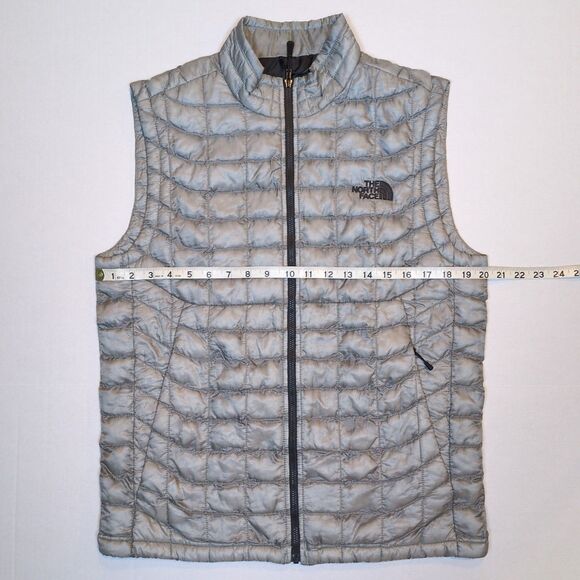 The North Face Mens S Thermoball Insulated Puffer Vest Gray Silver Hike Gorpcore - Picture 13 of 14